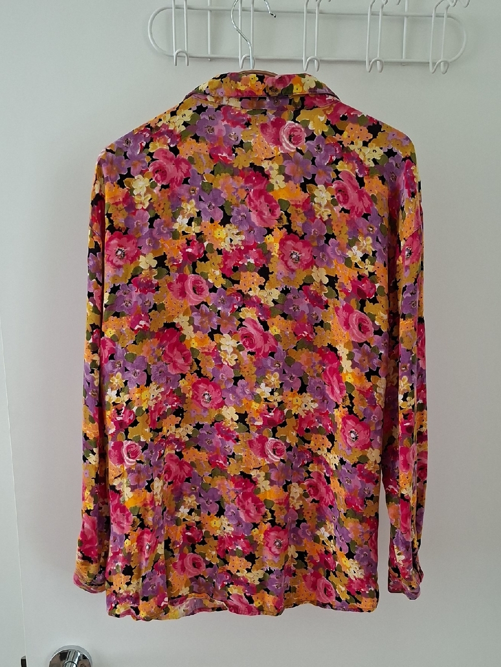 Vintage 80's/90's Vibrant Floral Button-up Shirt Flowy Rayon Blend (Size M) - Picture 7 of 7
